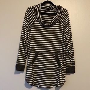 Torrid size 1 long sleeved Cowell neck sweater with front pocket.